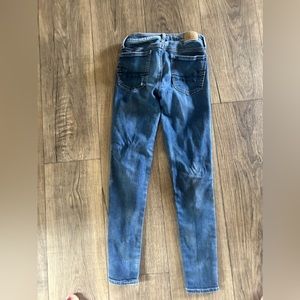 American Eagle size 00 like  new condition, skinny leg, distressed